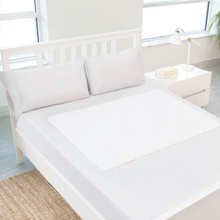 Водонепроницаемая подушка для кровати с хорошо впитывающим наполнителем